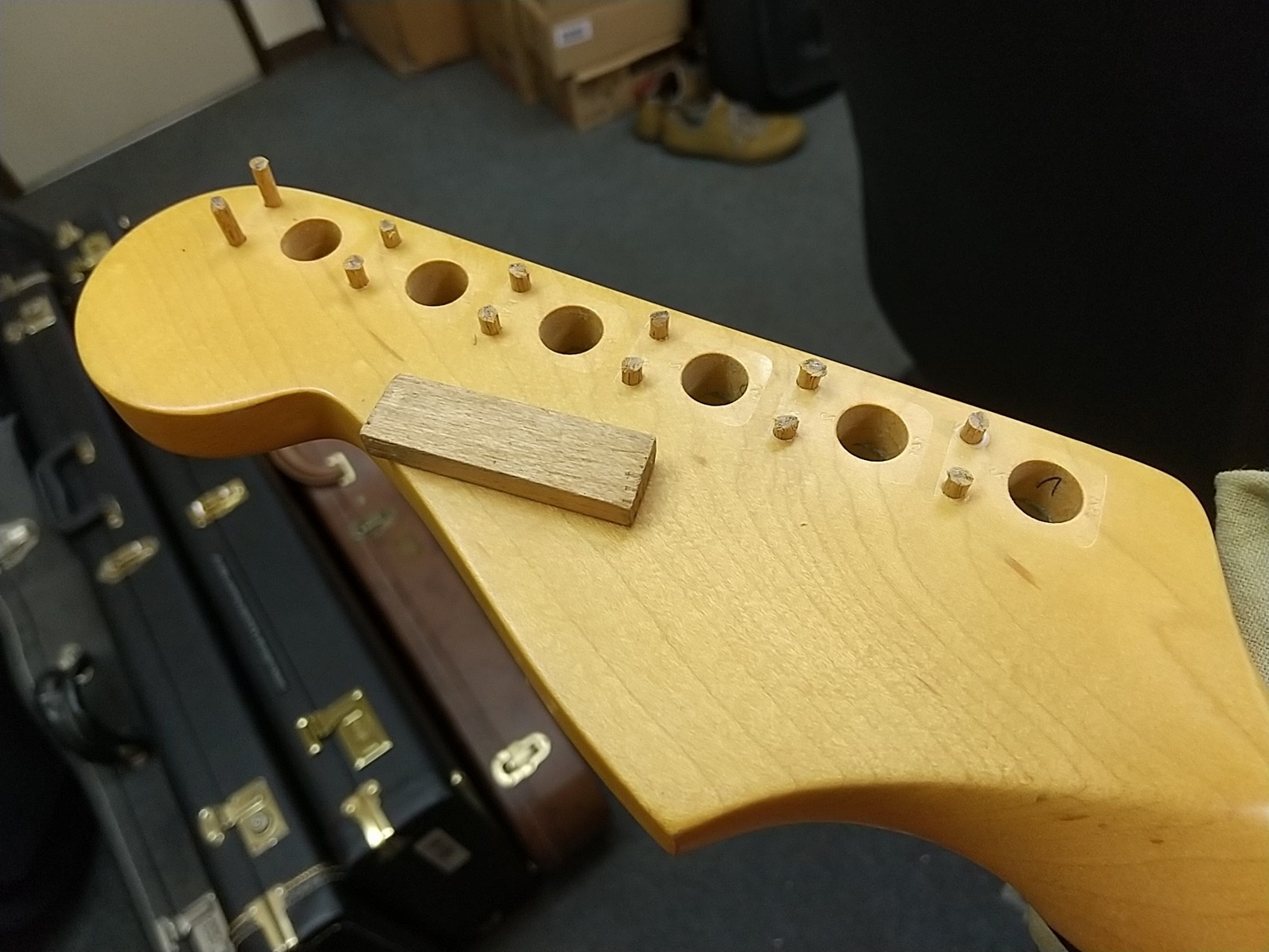 ペグ交換: リペアショップPINE｜ギター、ベースの修理工房